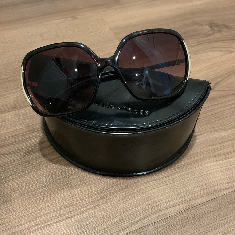 Marc by Marc Jacobs Sunglasses with Case
